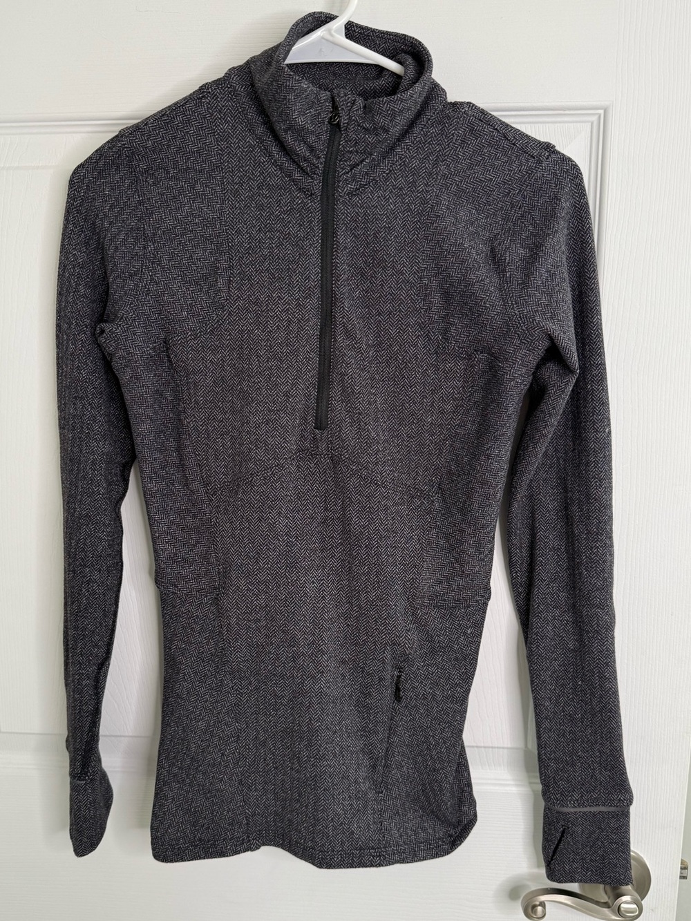 Lululemon Women’s SZ 4 Gray Herringbone 1/2 Zip Pullover Thumbholes Long Sleeve